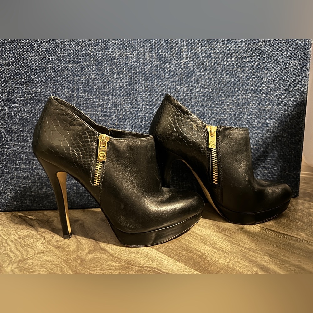 DONATED  Michael Kors Leather Booties